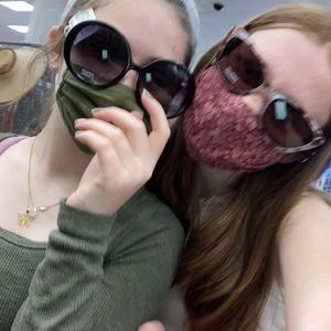 Meet your Posher, Katelyn